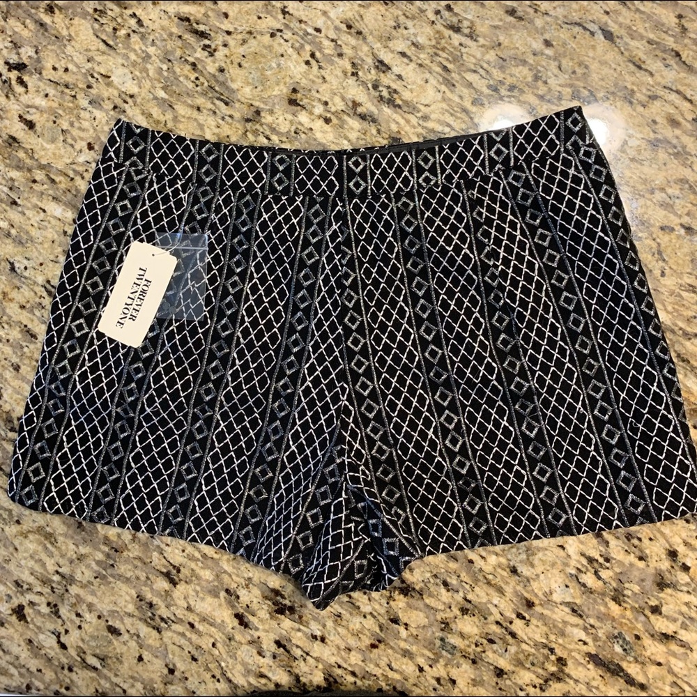 Forever 21 Black and White Woven Shorts - S